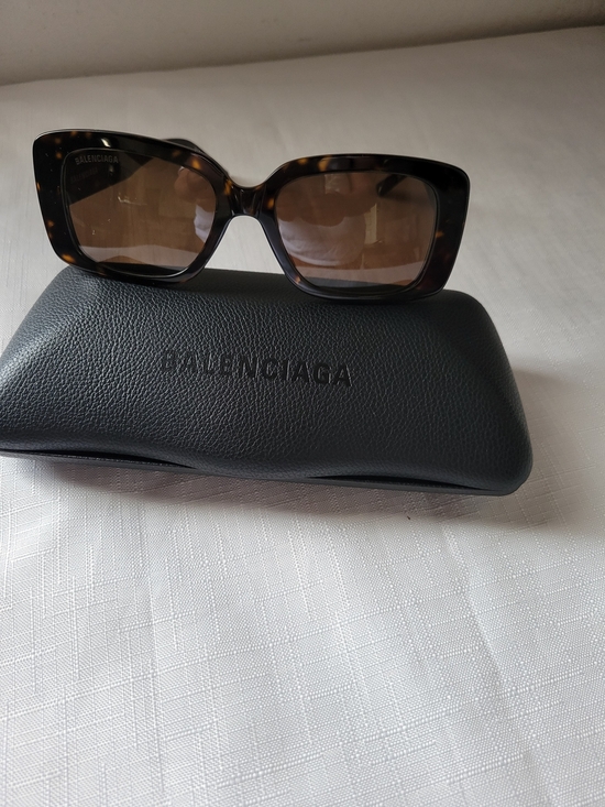 Balenciaga Women\'s Tortoise Square Sunglasses - Brown Gradient Lenses Unisex main image 15